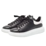 ALEXENDER MC QUEEN LARRY BLACK WHITE