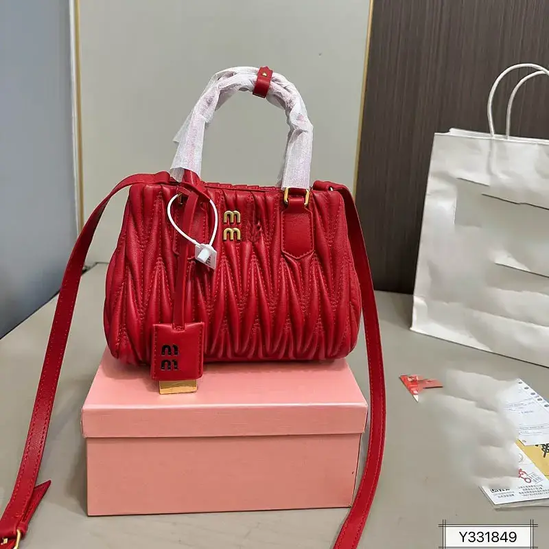 Women's Handbags Stylish Spacious & Durable Cloud Bags DJD2409182 in Dubai UAE Women's Handbags Stylish Spacious & Durable Cloud Bags DJD2409182 in Dubai UAE