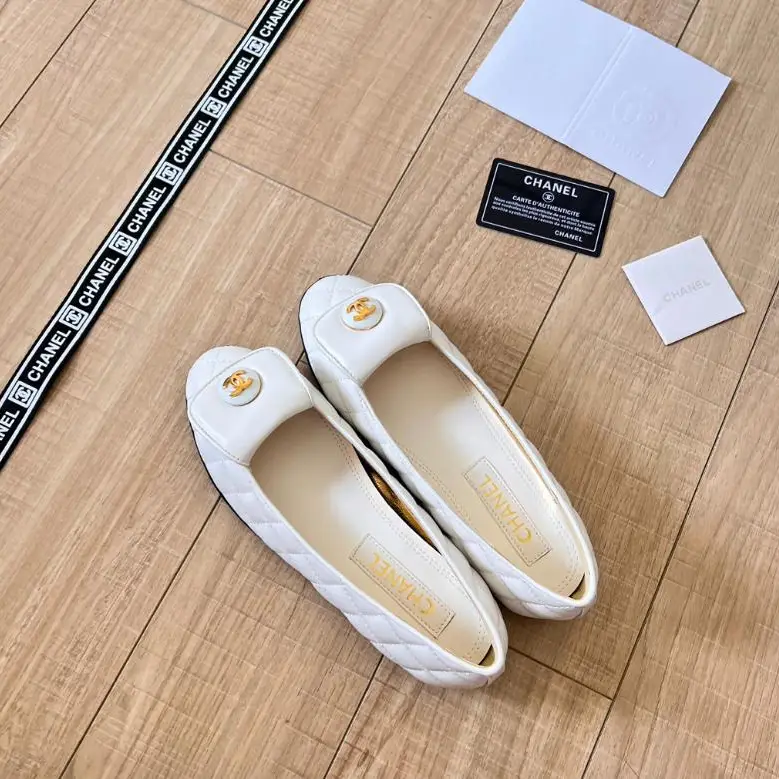 Chanel Black Leather Ballet Flats – Quilted Design with Iconic CC Logo in Dubai UAE