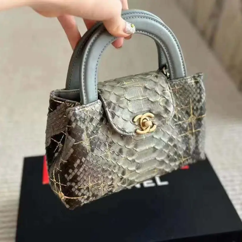 Chanel Designer Handbag – Timeless Elegance from Iconic French Fashion House in Dubai UAE Chanel Designer Handbag – Timeless Elegance from Iconic French Fashion House in Dubai UAE