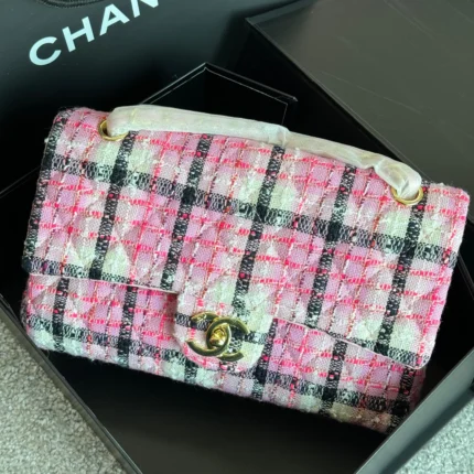 Chanel Pink Quilted Tweed Mini Classic Flap Bag – 24S Medium Flap in Navy, Pink & White Wool Tweed in Dubai UAE