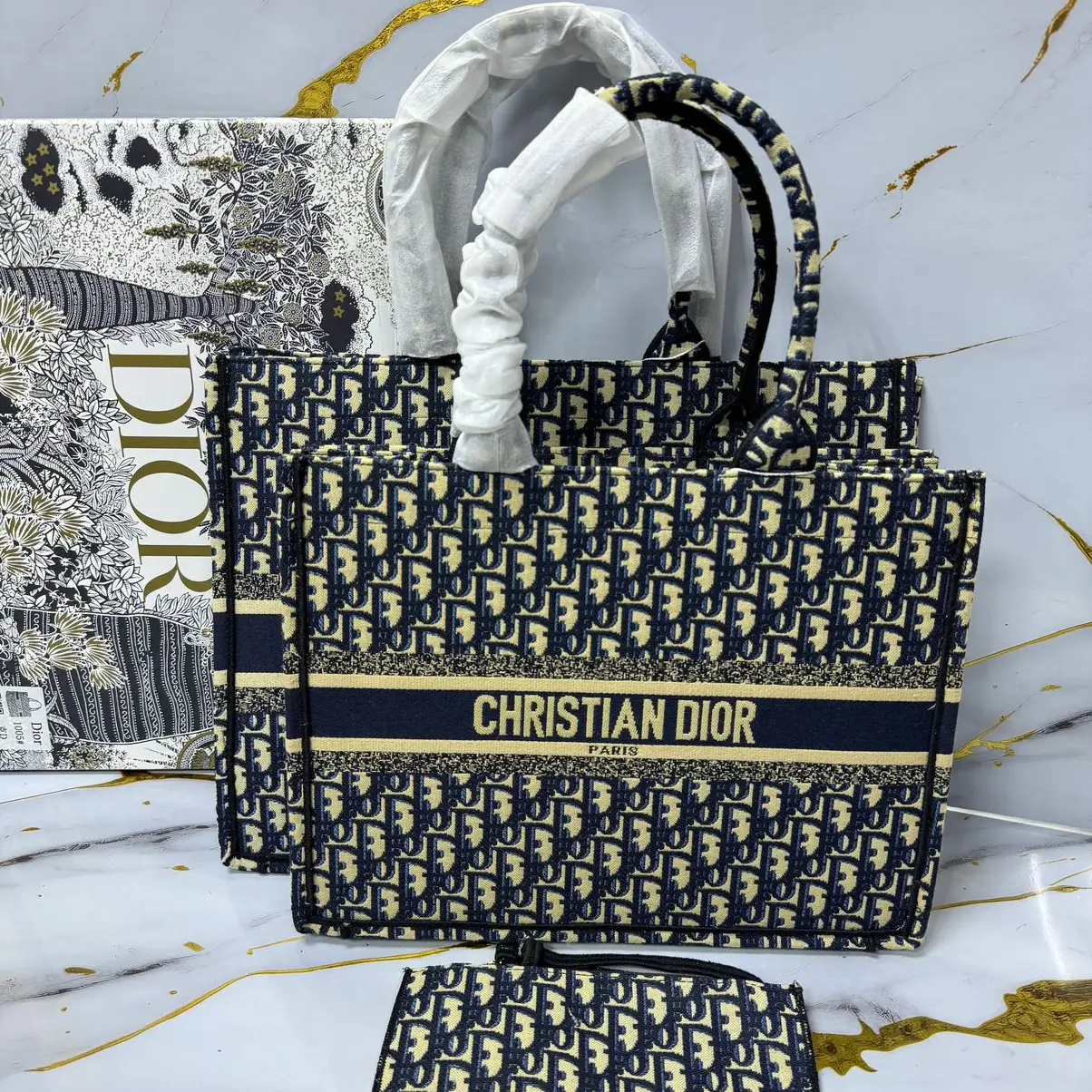 Christian Dior Book Tote Bag – Dior Oblique Pattern, Luxury Travel & Everyday Handbag in Dubai UAE Christian Dior Book Tote Bag – Dior Oblique Pattern, Luxury Travel & Everyday Handbag in Dubai UAE