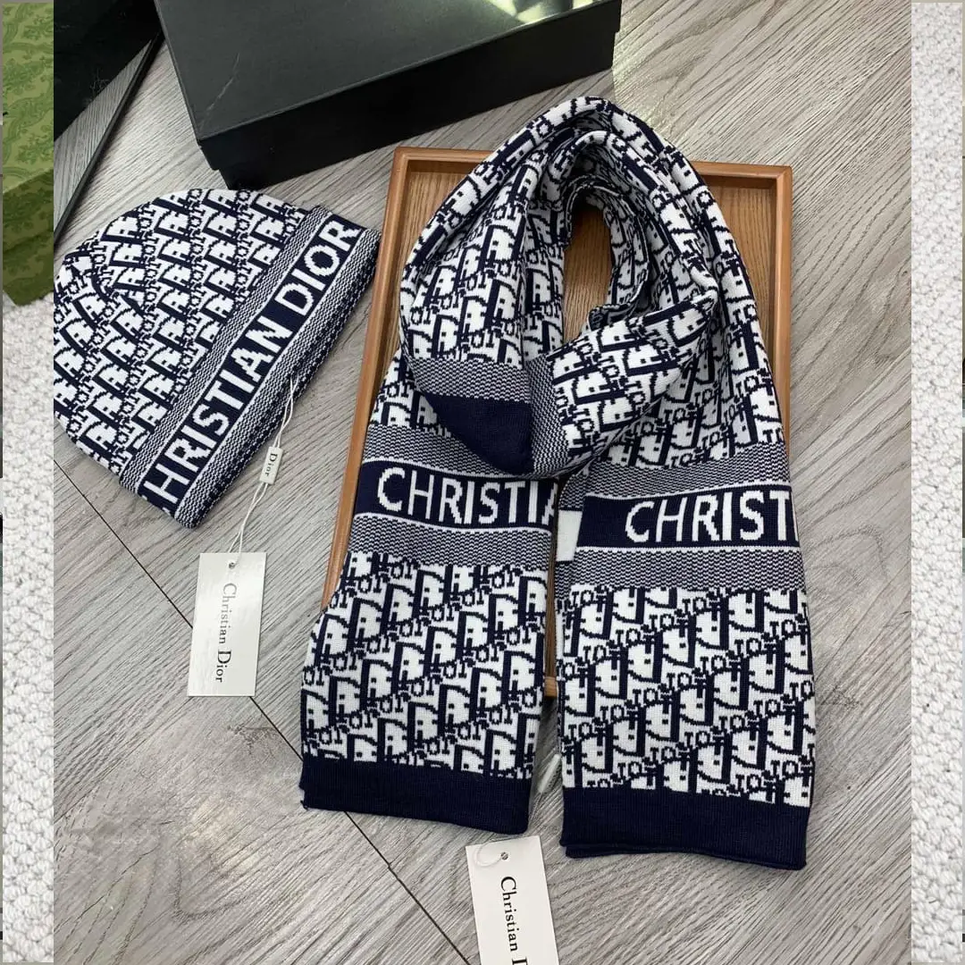 Christian Dior Oblique Knitted Scarf – Luxury Wool & Cashmere Designer Wrap in Dubai UAE Christian Dior Oblique Knitted Scarf – Luxury Wool & Cashmere Designer Wrap in Dubai UAE