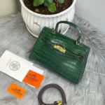 Hermès Kelly Bag in Crocodile Leather – Timeless Luxury with Exotic Elegance in Dubai UAE