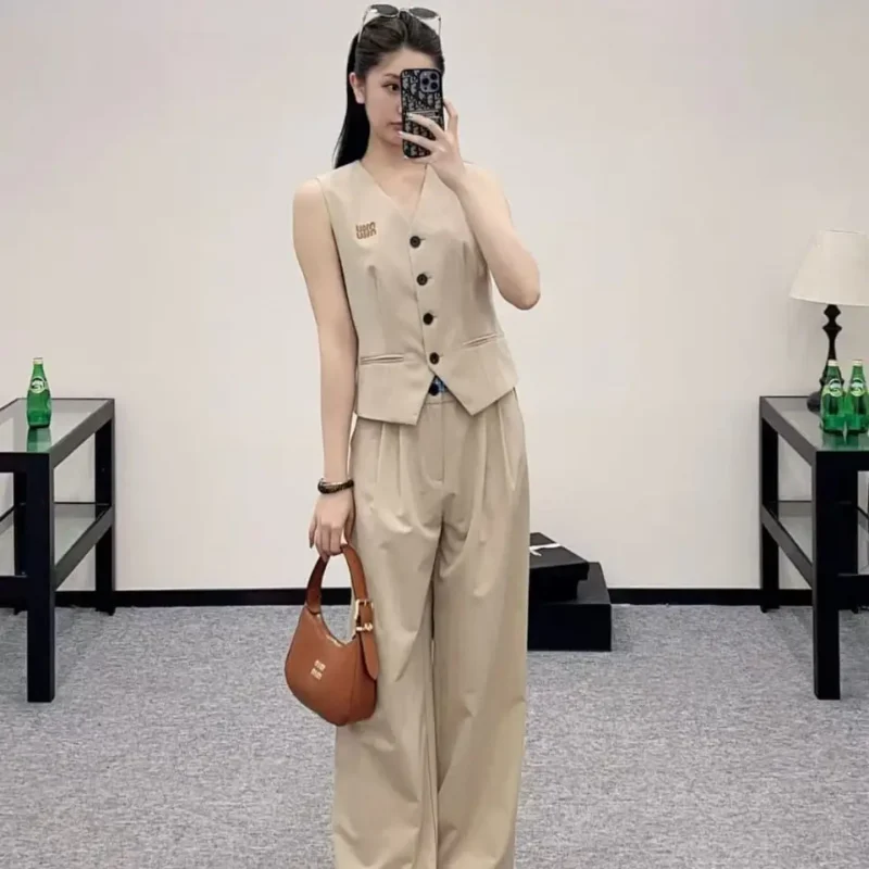 Two-Piece Linen Vest and Wide-Leg Pants Set – Elegant Summer Suit Ensemble in Dubai UAE